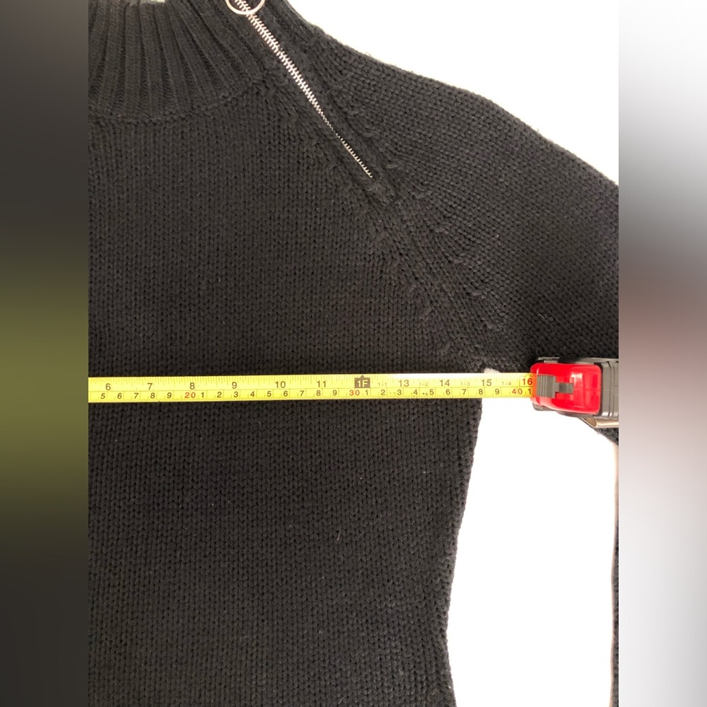 90’s Energie rich black knit sweater with sexy functional zipper accent. - Picture 8 of 10